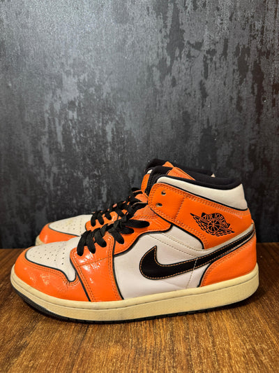 Jordan 1 Mid SE turf orange Size 43