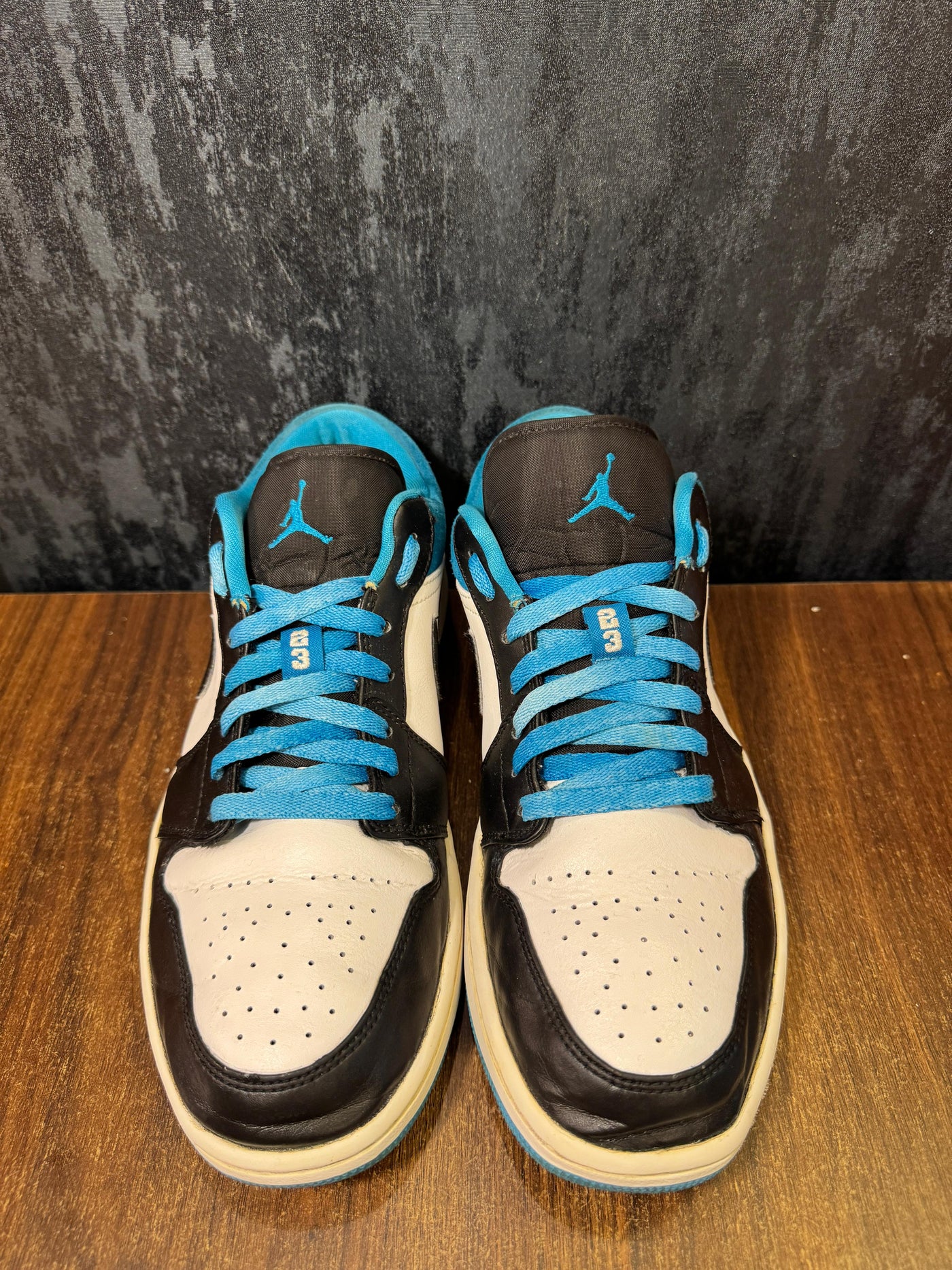 Jordan 1 Low Laser Blue size 43