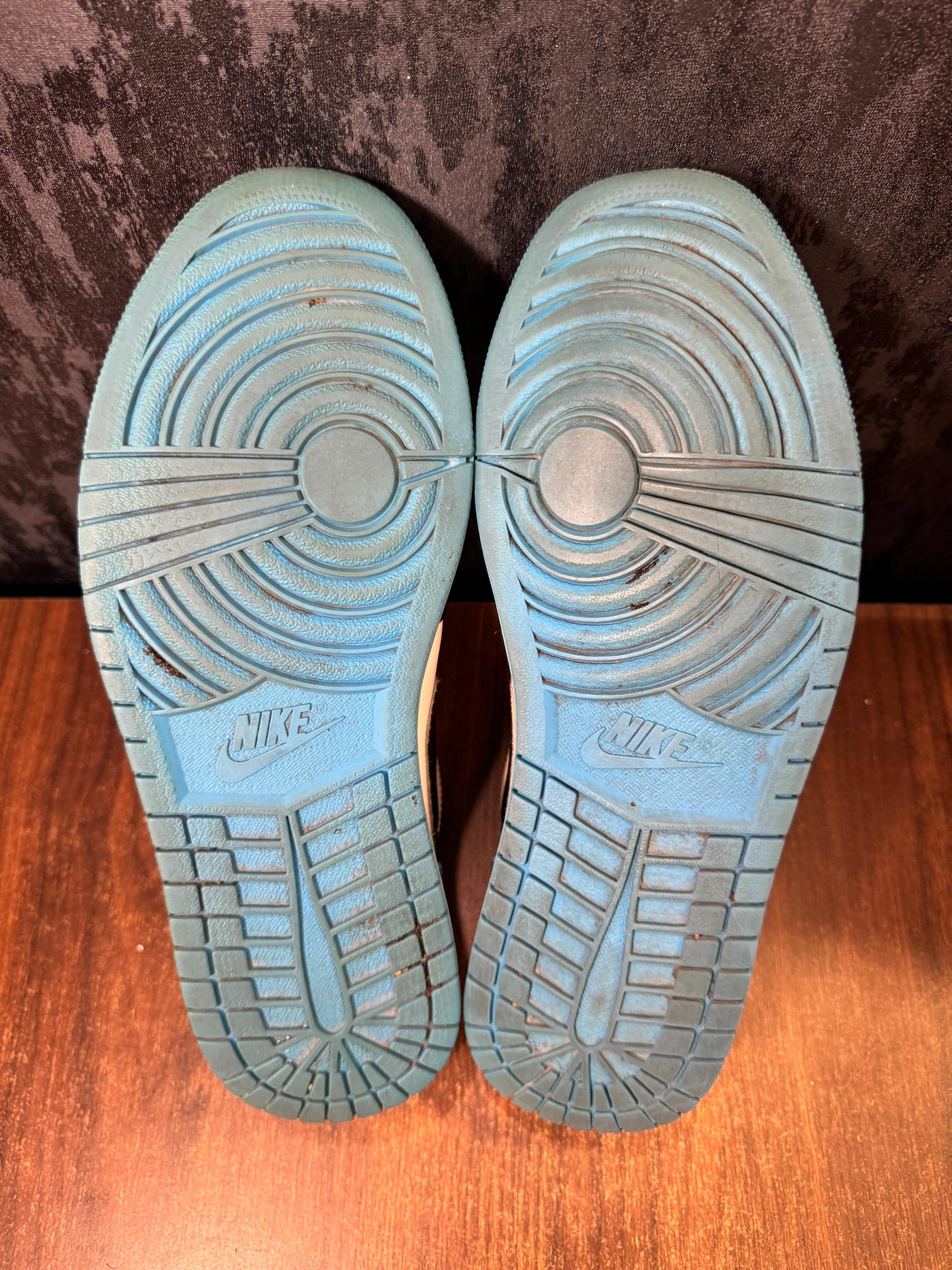 Jordan 1 Low Laser Blue size 43