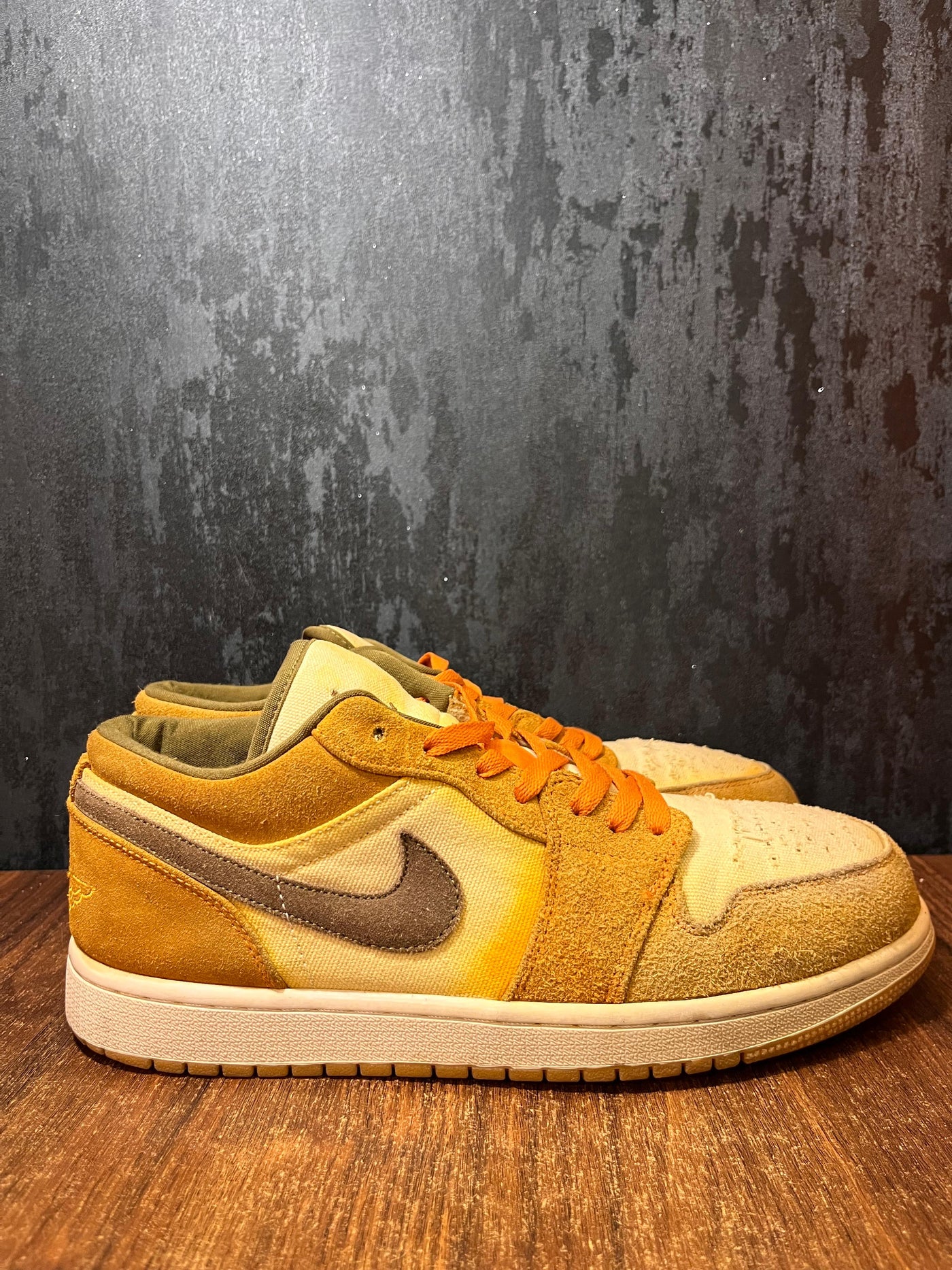 Jordan 1 Low SE Light Curry