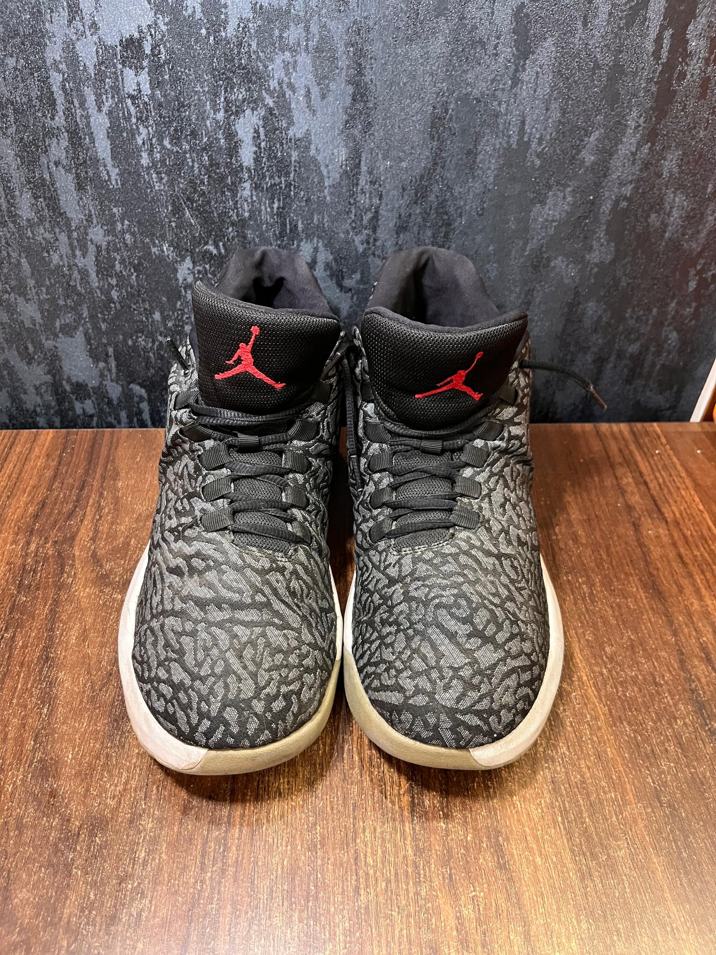 Jordan B.Fly Wolf Grey size 45