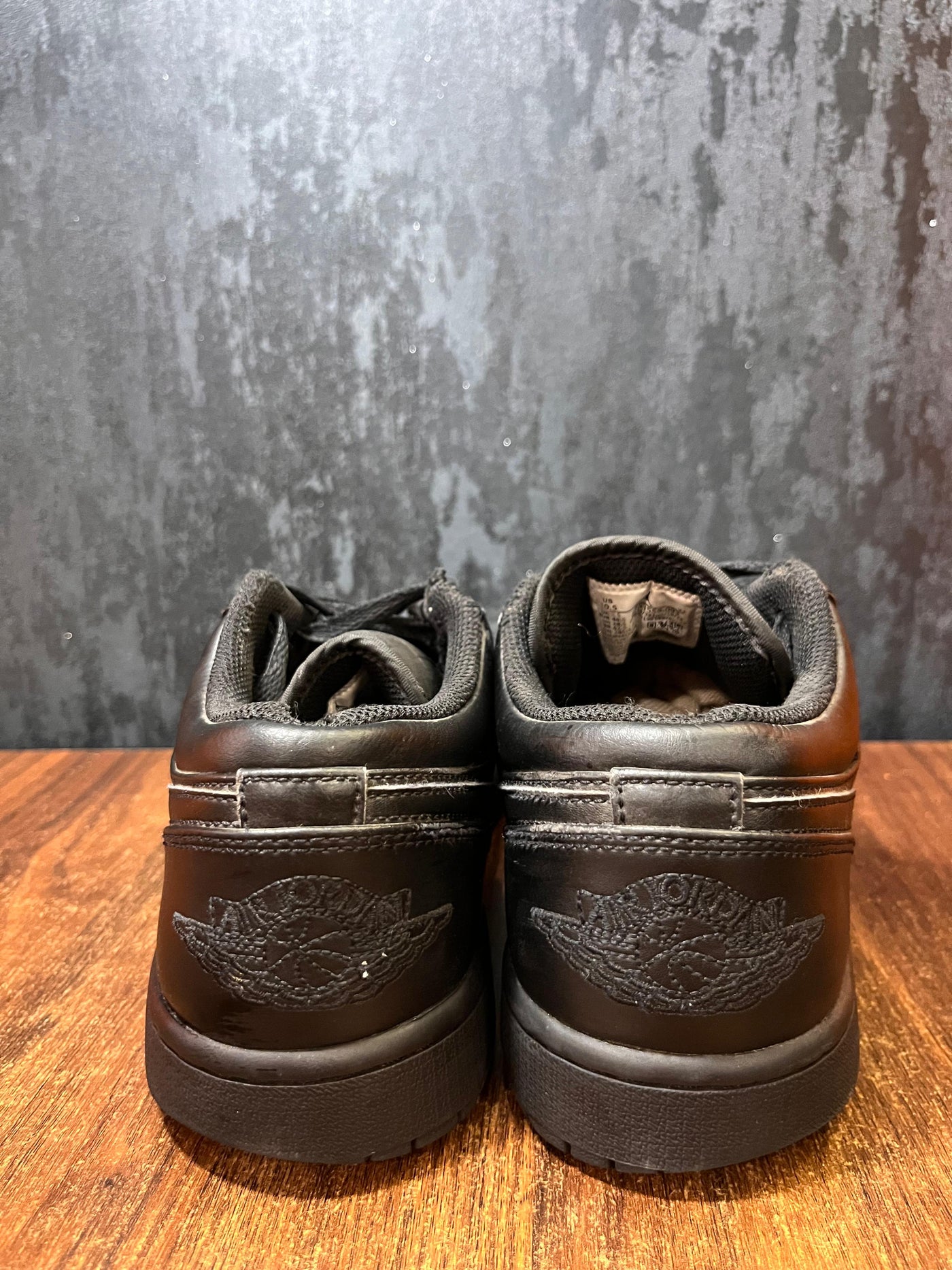 Jordan 1 Low Triple Black (2022)