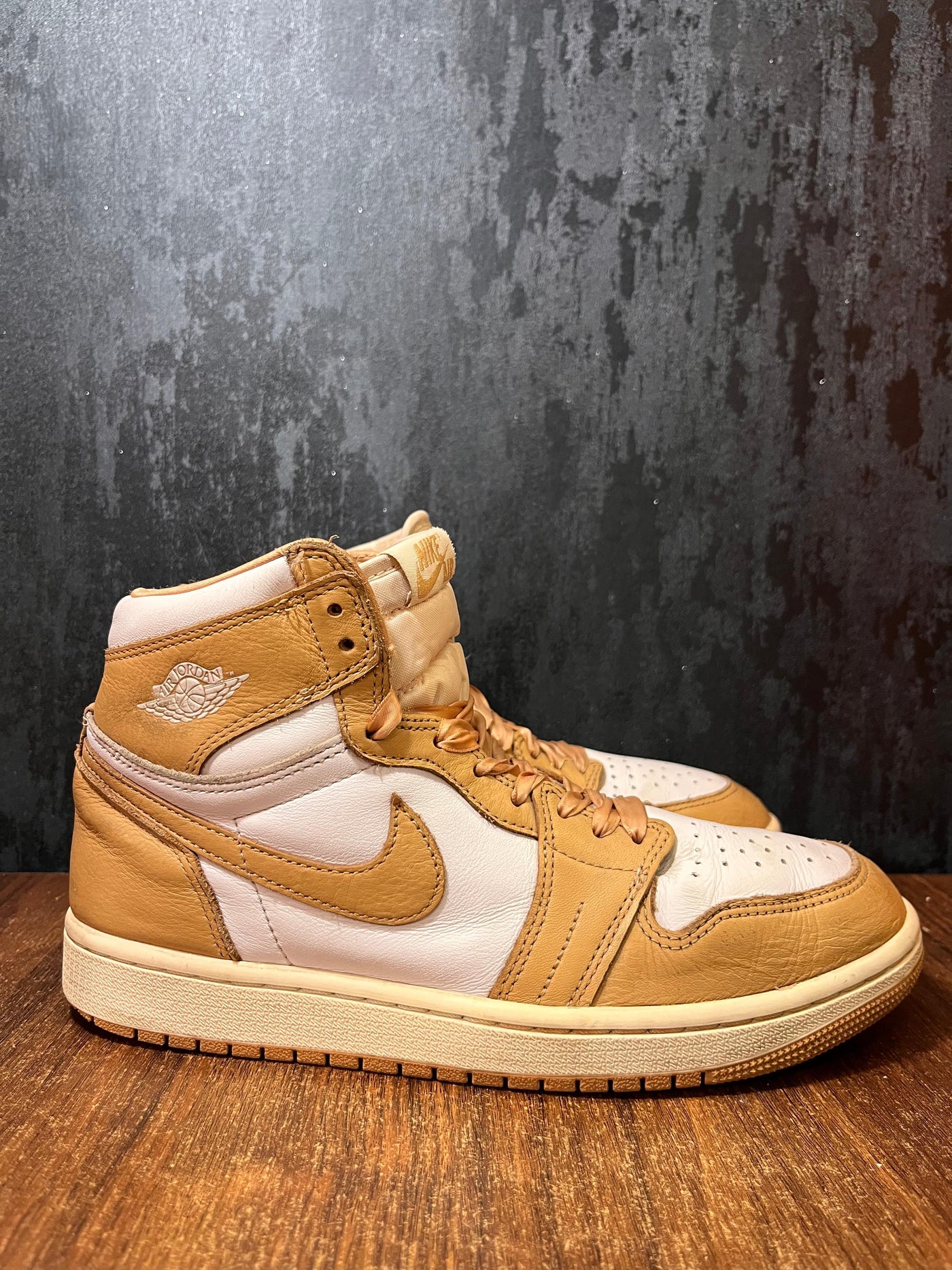Jordan 1 Retro High OG Praline (Women's) size 39