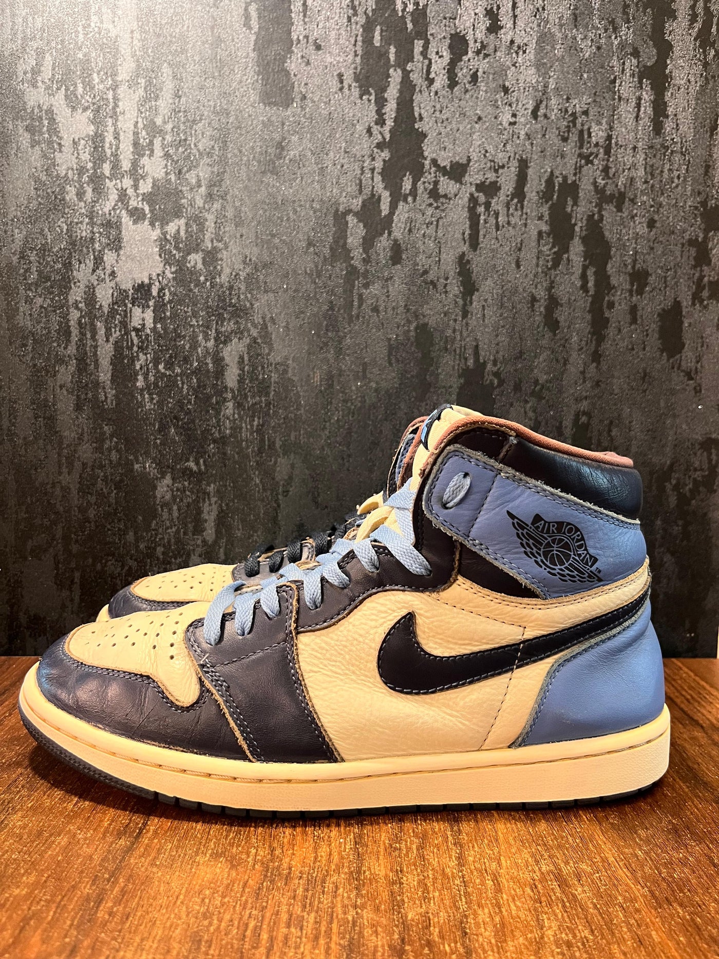 Jordan 1 Retro High Obsidian size 44
