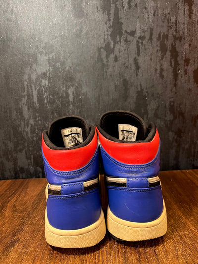 Jordan 1 Mid Top 3 Size 40
