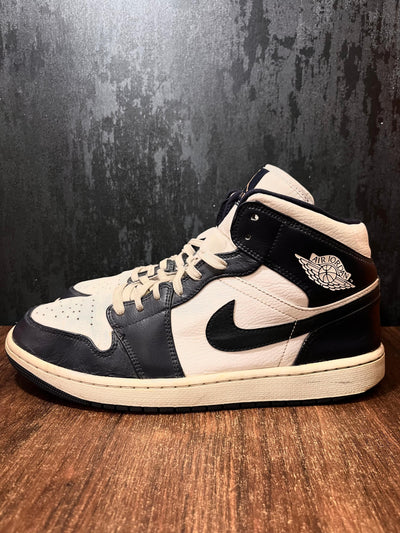 Jordan 1 Mid White Metallic Gold Obsidian size 46
