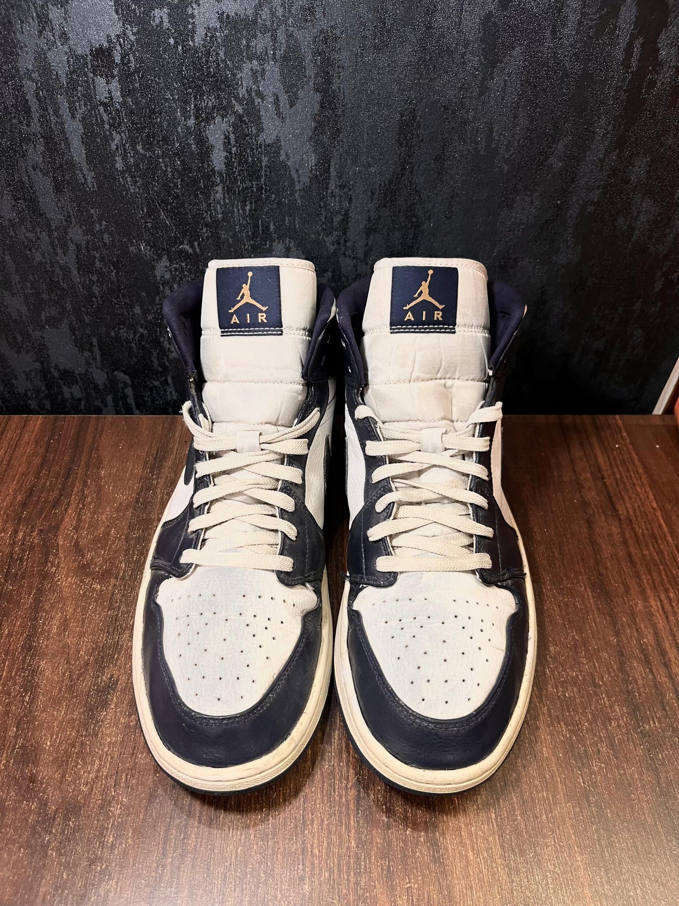 Jordan 1 Mid White Metallic Gold Obsidian size 46
