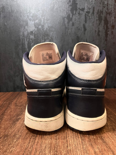 Jordan 1 Mid White Metallic Gold Obsidian size 46